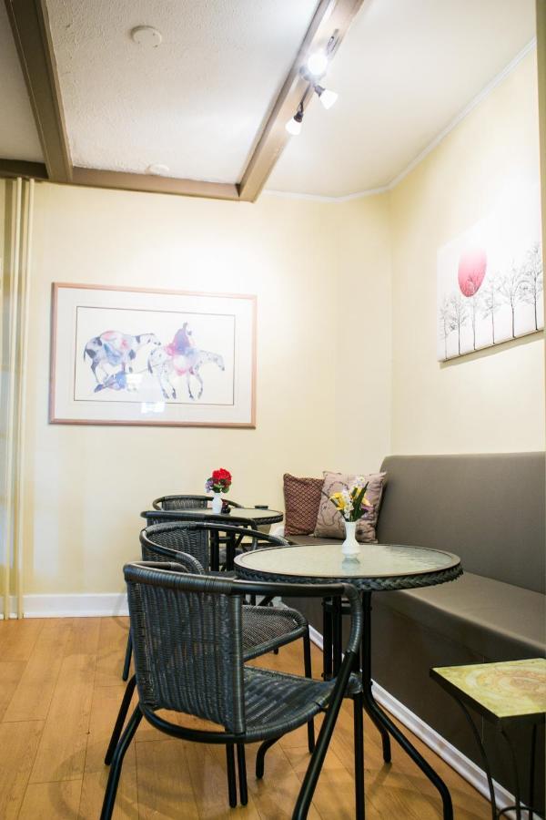 Le 227 Laurier B&B กาติโน ภายนอก รูปภาพ